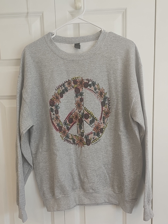 Gildan Sweaters - Gildan Gray Crewneck Sweatshirt with Floral Peace Sign